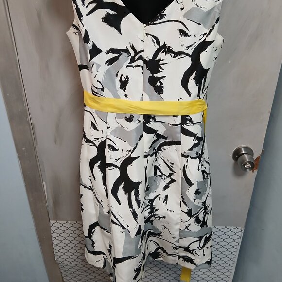 Robbie Bee Abstract Retro Dress - Picture 11 of 11